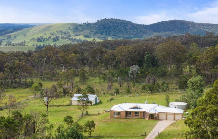 82 Hawkshill Road, Canyonleigh