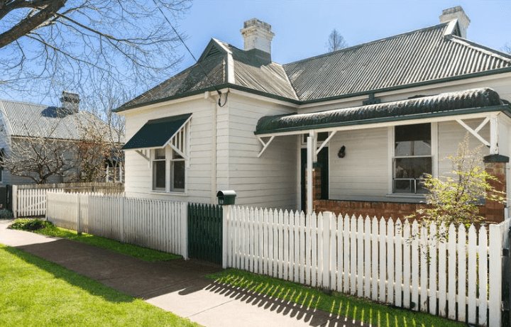 52 Woodbine Street, Bowral